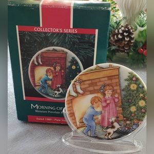 Hallmark Keepsake MORNING OF WONDER 3RD IN THE COLLECTORS PLATE SERIES Christmas